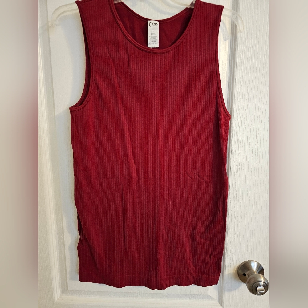 Womens Large Red Zyia Active top